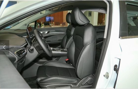 400km/550km de Compacte Elektrische SUV Geely Zuivere EV Voertuigen van de Meetkundec Bosbes