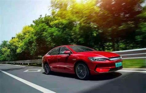 400km Middelgrote Elektrische Auto's