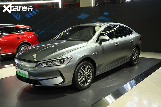 400km Middelgrote Elektrische Auto's