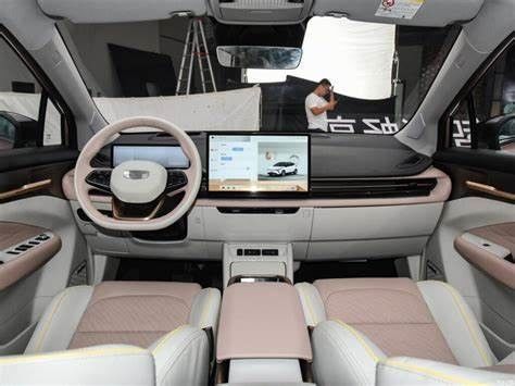 450km/580km Luxe 5 Seater Elektrisch SUV van de Lange afstandev SUV Geely Meetkunde M6