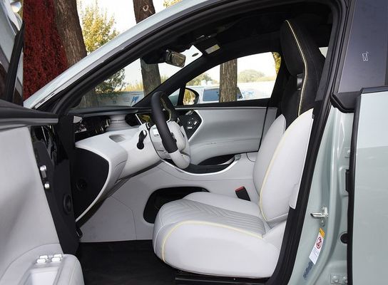 4 deuren 5 Grote Elektrische Auto's Avita 11 van Seater 555km Waaier200km/h Maximum snelheid