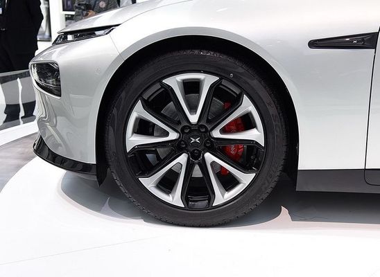 Intelligente Limousine Elektrische Auto Xpeng P7 Nedc 2WD de Waaier van 4WD 480 586 670 706km