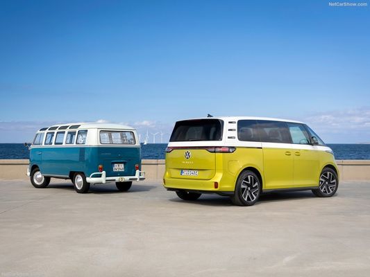 VW klassieke camper MPV Volkswagen ID Buzz. 2023-elektrische robort grote ruimte praktisch voor gezinnen