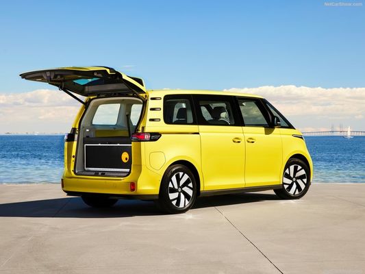 VW klassieke camper MPV Volkswagen ID Buzz. 2023-elektrische robort grote ruimte praktisch voor gezinnen