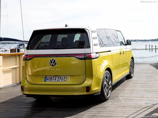 VW klassieke camper MPV Volkswagen ID Buzz. 2023-elektrische robort grote ruimte praktisch voor gezinnen