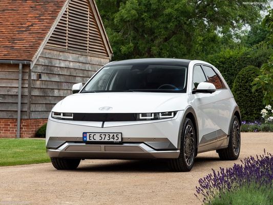 Nieuwe familie van volledig elektrische auto's van Hyundai Ioniq5 Charming, futuristisch ontwerp met 430 km bereik