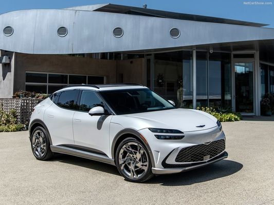 Genesis GV60 Upmarket All Electric Family Car Met 76.4kwh Battery 350Nm Of Torque Boost & Drift Model