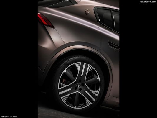 Zuivere elektrische nieuwe energie auto met 450 bereik en maximale snelheid 325km/h bij Maserati Gran Turismo Folgore