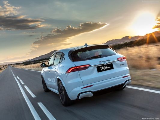 Zuivere elektrische nieuwe energie auto met 450 bereik en maximale snelheid 325km/h bij Maserati Gran Turismo Folgore