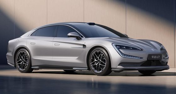 PRESALE 2024 Nieuwe EV Auto BYD Yangwang U7 Sedan Windweerstand van Cd 0.195 240Kw Motorvermogen