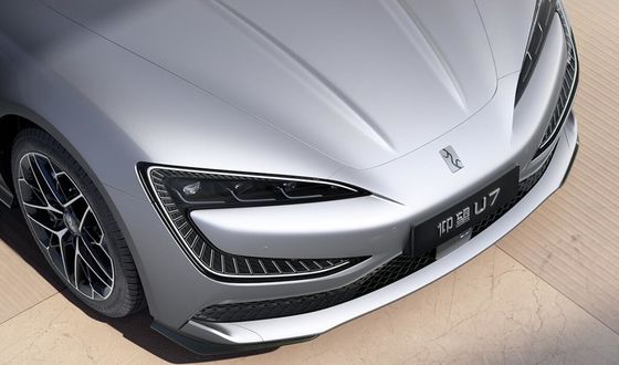 PRESALE 2024 Nieuwe EV Auto BYD Yangwang U7 Sedan Windweerstand van Cd 0.195 240Kw Motorvermogen