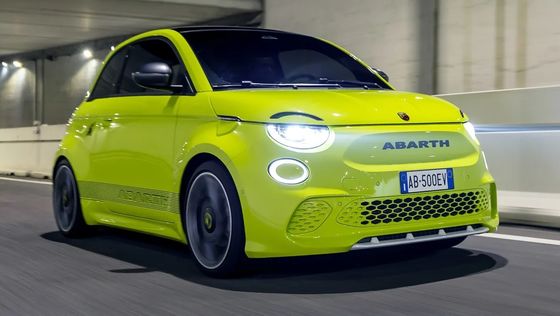 Leuke en sportieve Abarth 500e Hot Hatchback elektrische auto zo leuk als benzine 152P.S motorkracht