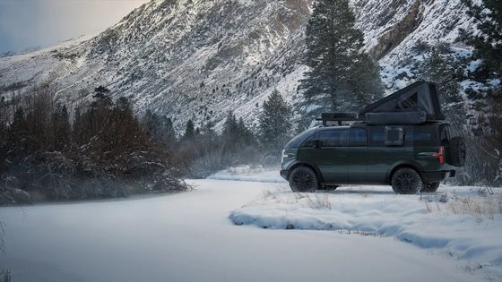 Een speciaal gebouwde trcuk Canoo pick-up met een bed van 8 voet met ruim opslagruimte