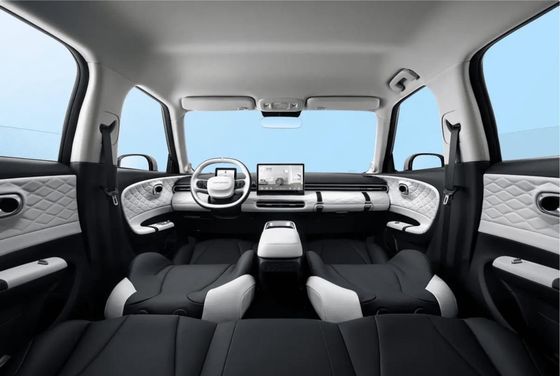 Nieuwste Pure EV auto's Dongfeng Nammi 01 hatchback EV en indrukwekkend bereik en solid state batterij