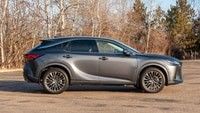 Luxe crossover SUV 2024 Lexus RX 450h+ PHEV met 37 mijl elektrisch bereik