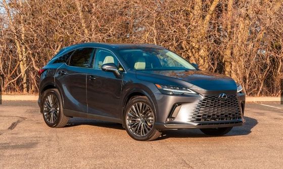 Luxe crossover SUV 2024 Lexus RX 450h+ PHEV met 37 mijl elektrisch bereik