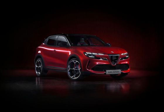 Voorverkoop De sportiefste compacte auto Alfa Romeo Eerste EV Milano Met 2 aandrijflijnen Opties 156ph & 240ph WLTC 240miles
