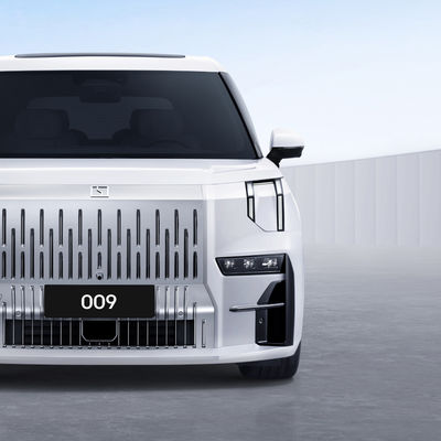 Zeekr 009 Pure Electric Luxury MPV herdefinieert uw verwachtingen van MPVS 140kwh batterij 822km CLTC bereik 0-100km/h in 4.5s