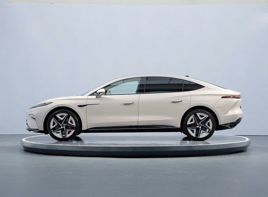 Zuiver elektrisch voertuig Feifan F7 wordt geleverd met gratis batterij opladen en vervangen voor het leven 500km RWD aandrijflijn elektrische auto