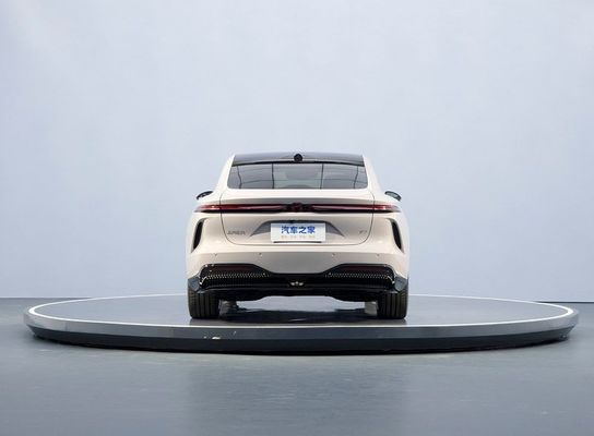 Zuiver elektrisch voertuig Feifan F7 wordt geleverd met gratis batterij opladen en vervangen voor het leven 500km RWD aandrijflijn elektrische auto