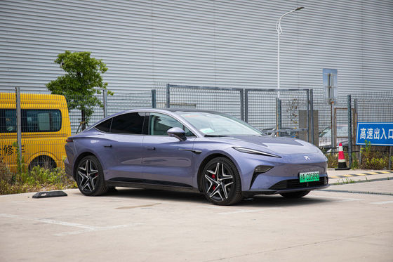 Zuiver elektrisch voertuig Feifan F7 wordt geleverd met gratis batterij opladen en vervangen voor het leven 500km RWD aandrijflijn elektrische auto