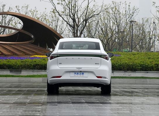 Geely Cao Cao 60 EV met uitwisselbare batterijen en een bereik van 415 km & 150 km/h snel opladen