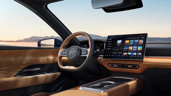 De eerste zuiver elektrische auto Mazda EZ-6 is een slanke achterwiel aandrijving saloon