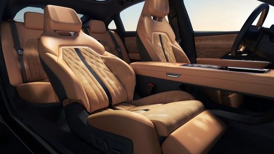 De eerste zuiver elektrische auto Mazda EZ-6 is een slanke achterwiel aandrijving saloon