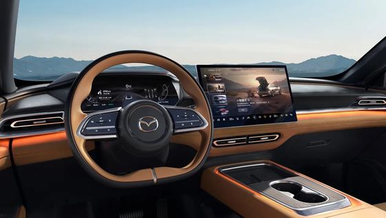 De eerste zuiver elektrische auto Mazda EZ-6 is een slanke achterwiel aandrijving saloon