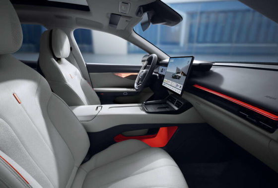 Krachtige nieuwe hybride auto LYNK&CO 07 EM-P met 163 pk en 255 Nm van het koppel en 160 kW motorkracht & 3 snelheid DHT versnellingsbak