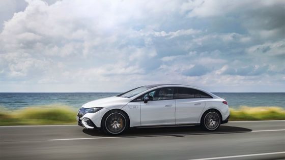 Super langeafstands elektrisch voertuig Mercedes-Benz EQE AMG 53 4MATIC+ met 460kw/625P.s motorvermogen 220km/h topsnelheid