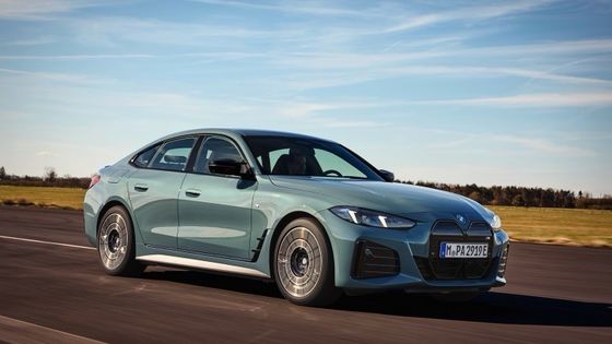 Zuiver elektrisch voertuig met een bereik van 450 km versnelling van 0 tot 100 km/u bij 3,9s topsnelheid 225 km/u 400 kW vermogen