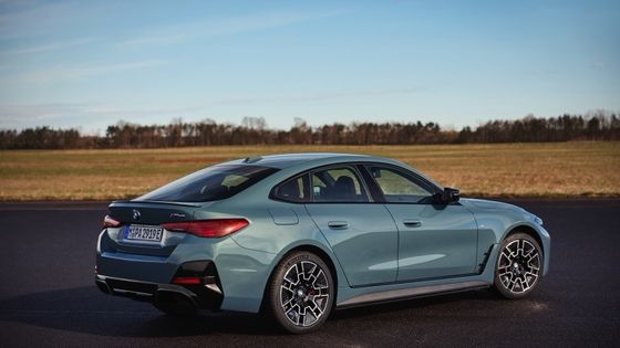 Zuiver elektrisch voertuig met een bereik van 450 km versnelling van 0 tot 100 km/u bij 3,9s topsnelheid 225 km/u 400 kW vermogen