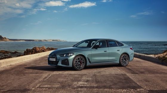 Zuiver elektrisch voertuig met een bereik van 450 km versnelling van 0 tot 100 km/u bij 3,9s topsnelheid 225 km/u 400 kW vermogen