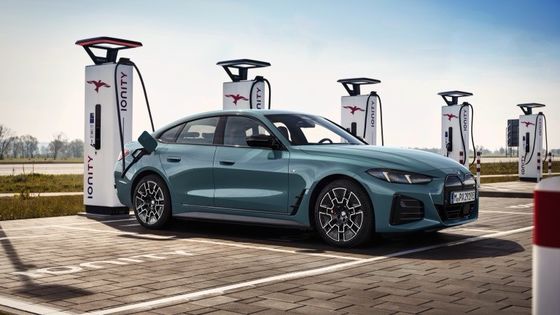 Zuiver elektrisch voertuig met een bereik van 450 km versnelling van 0 tot 100 km/u bij 3,9s topsnelheid 225 km/u 400 kW vermogen