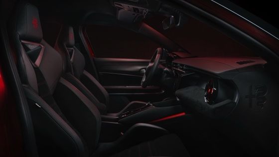 Eerste EV Compact Auto Alfa Romeo Junior Electric met 54.8kwh batterij en een maximaal vermogen van 158kW, tot 345 mijl bereik