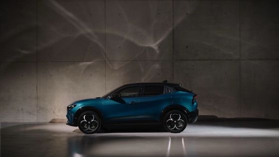 Eerste EV Compact Auto Alfa Romeo Junior Electric met 54.8kwh batterij en een maximaal vermogen van 158kW, tot 345 mijl bereik