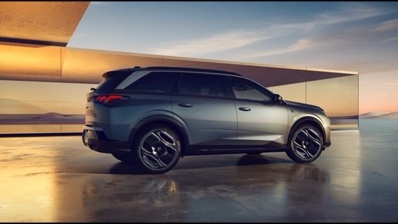 Voorverkoop 2024 Peugeot E-5008 SUV 500km Bereik Topping 326 pk (240 kW) Dual Motor AWD Pure Electric Vehicle