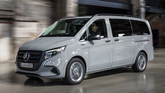 9 zitplaatsen EV Mercedes-Benz EVito Tourer Long met een 201 pk elektromotor en 90 kWh bruikbare batterij