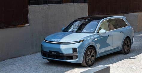 42.8kWh Battery 6 Seat Electric SUV
