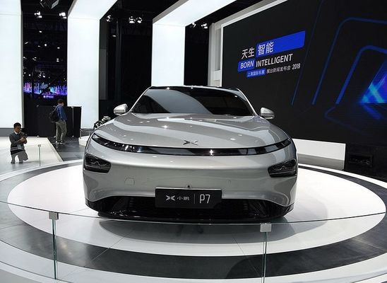 Intelligent Limousine Electric Car Xpeng P7 Nedc 2WD 4WD 480 586 670 706km Range