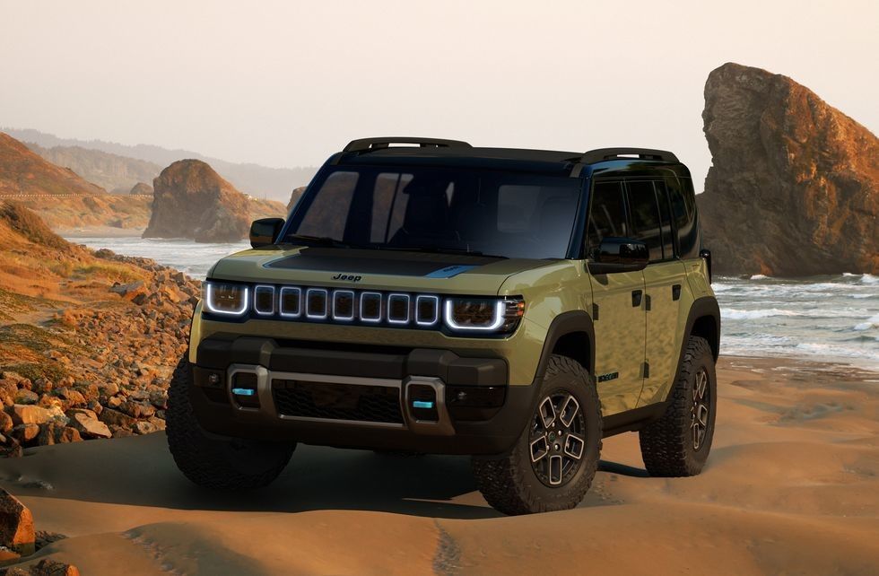 Volledig elektrische SUV 2024 Jeep Recon EV met opvouwbaar dak met verwijderbare deuren en krabbelstenen